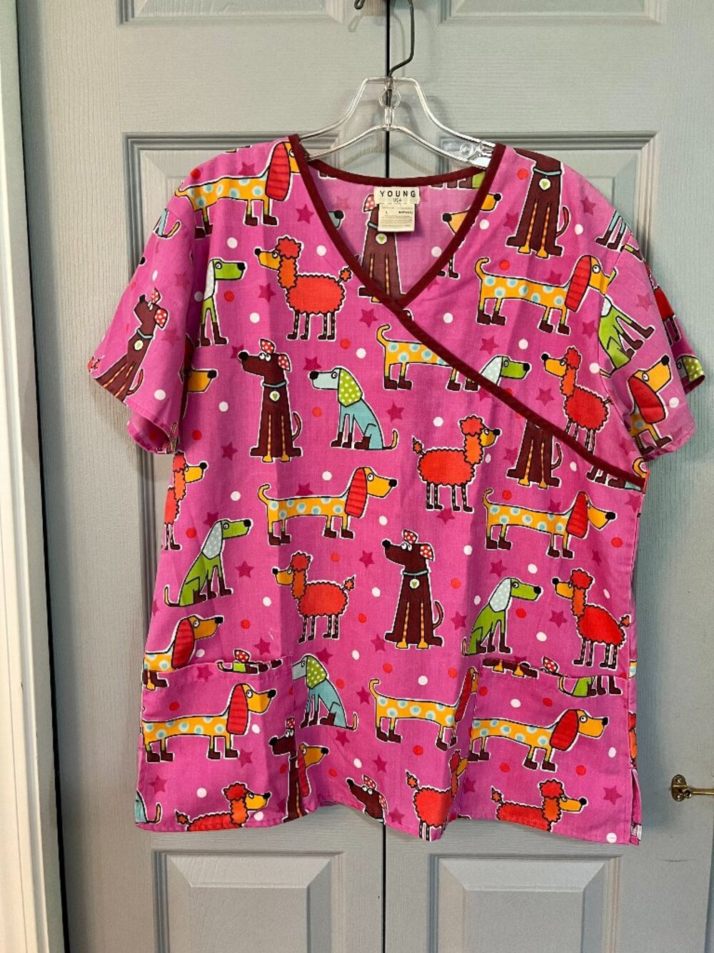 Scrub Top with the cutest dogs, Pink sz Large